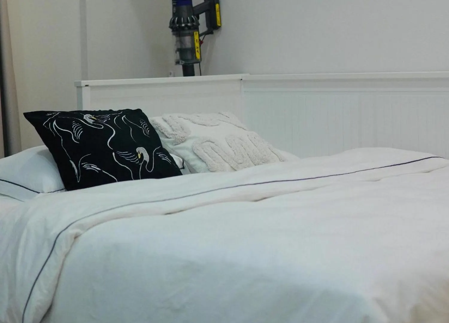 Roppongi 4 Minutes, 4 Person Mansion,Dyson Hair Dryer, Pola Toiletries Apartment Tokyo Japan